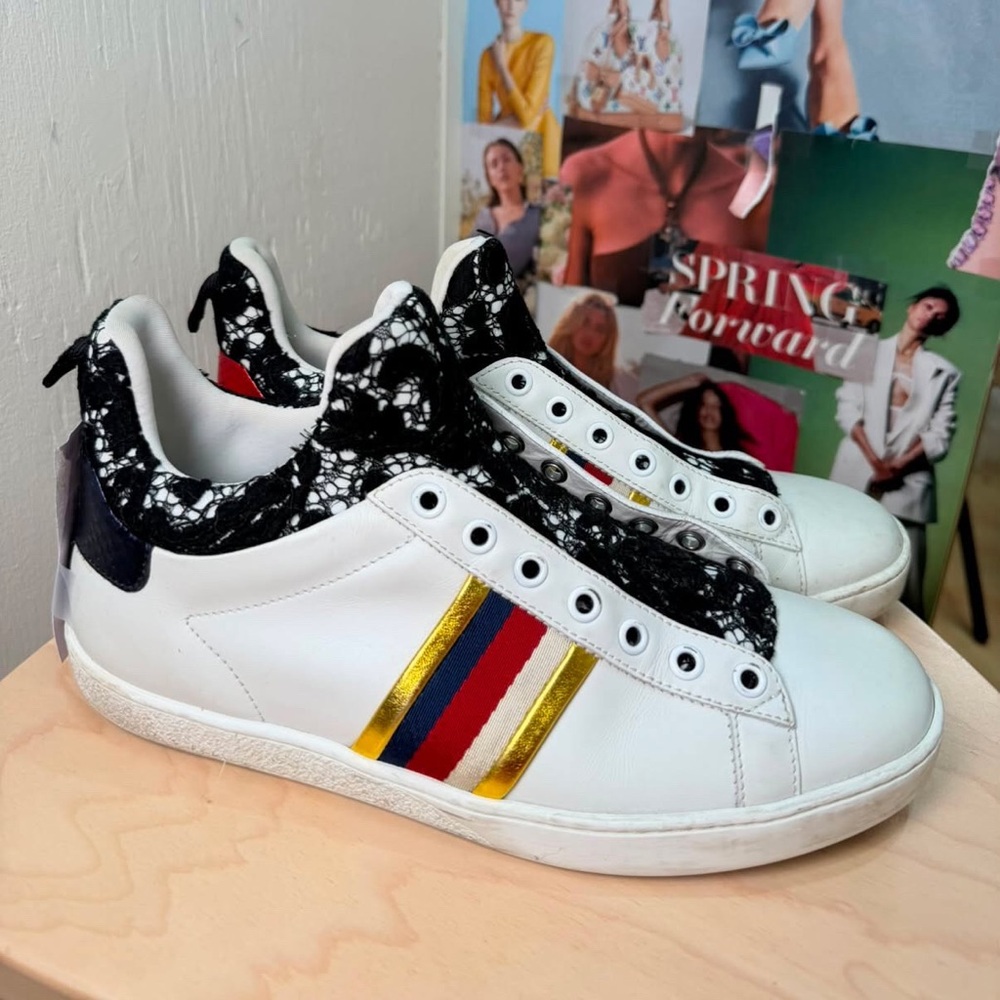 Gucci Lace Ace Sneakers